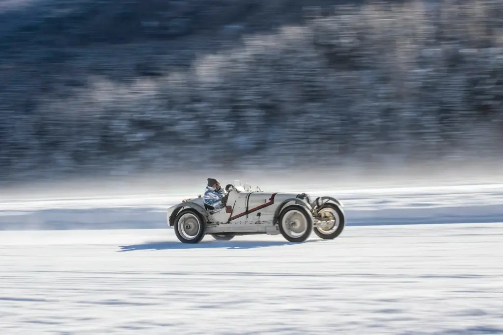 Bugatti despliega su legado sobre el hielo del lago St. Moritz 15 Motor16 BUGATTI EN THE ICE SAINT MORITZ 12 Motor16