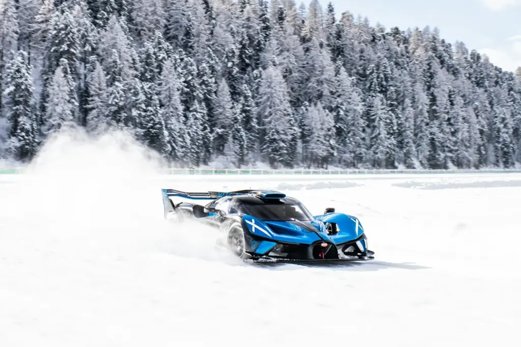 Bugatti despliega su legado sobre el hielo del lago St. Moritz 12 Motor16 BUGATTI EN THE ICE SAINT MORITZ 9 Motor16