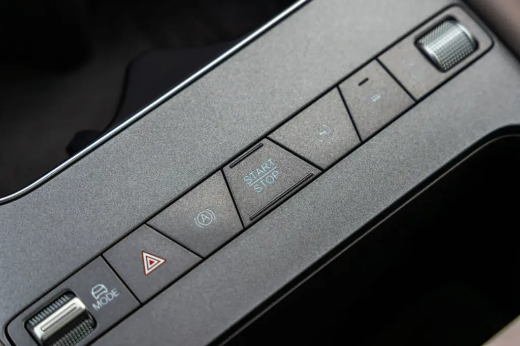 BYD Atto 3 EVO Al volante 16 Motor16