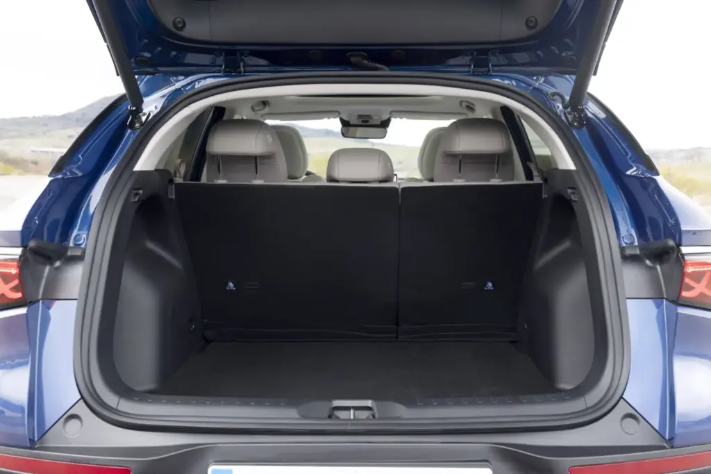 BYD Atto 3 EVO Al volante 23 Motor16