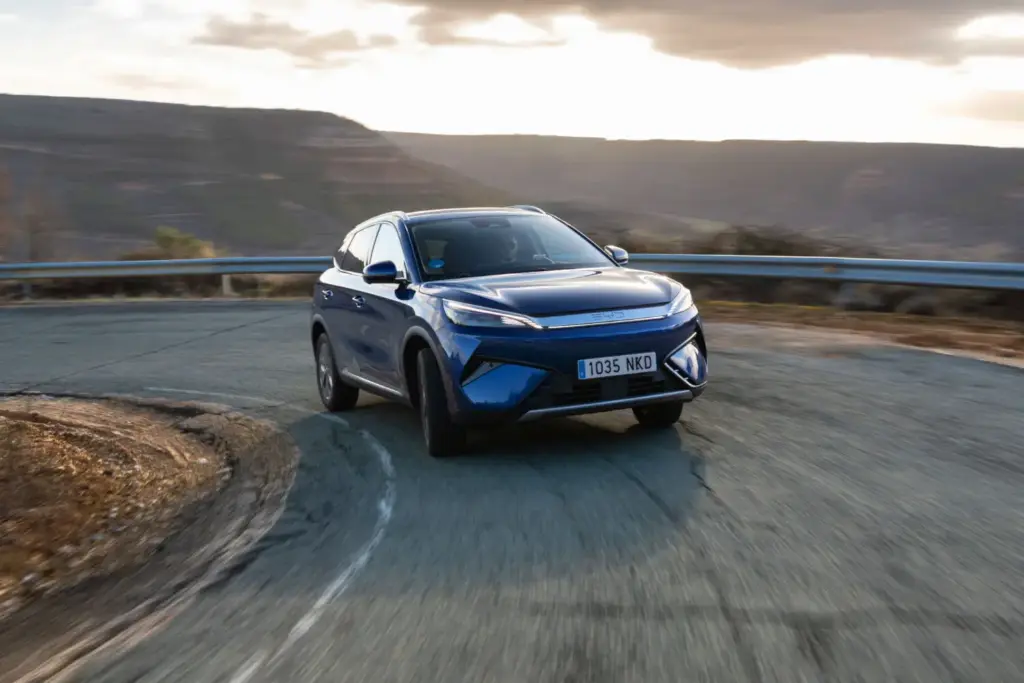 BYD Atto 3 EVO Al volante 7 Motor16