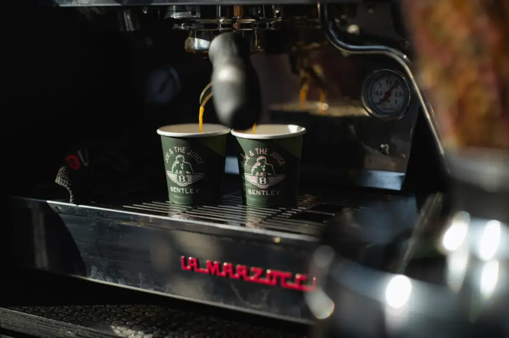 Bentley conquista el hielo en Zell am See con dos debuts y un Bentayga todoterreno