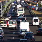 Corredor de emergencia obligatorio en 2026: qué es, cómo hacerlo y cuánto te multan si no lo respetas