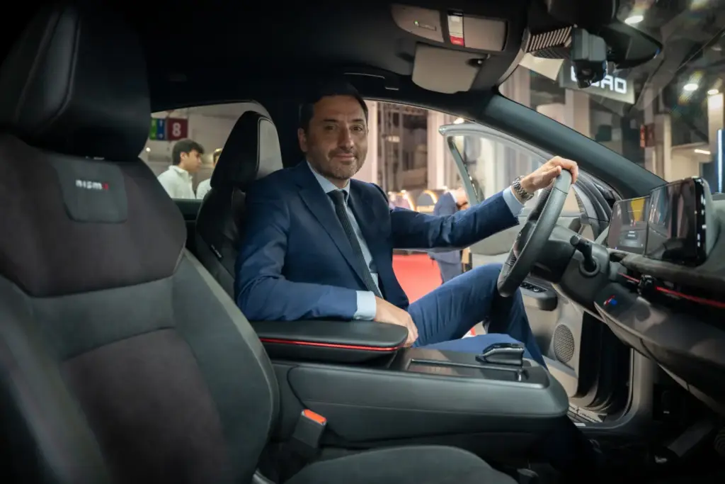 Christian Costaganna en el interior del Ariya Nismo Motor16