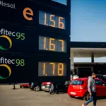 Enrique (48), trabajador de una gasolinera: «No esperaría a la semana que viene para llenar el depósito, porque te vas a llevar un disgusto»