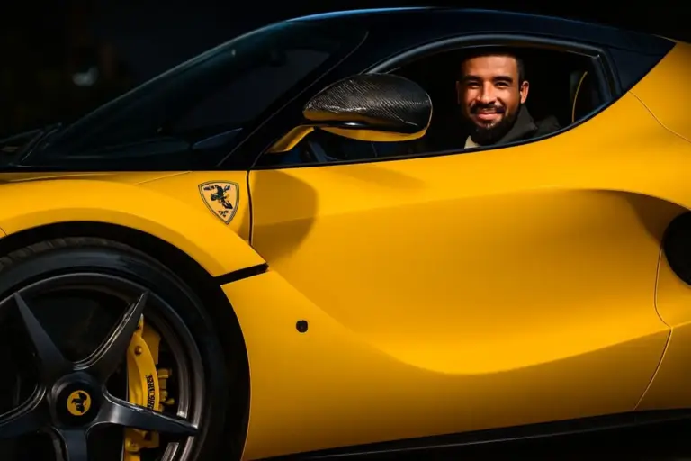 Mucho se habla de la colección de deportivos de Fernando Alonso, pero echa un vistazo a la que tiene el rapero Drake