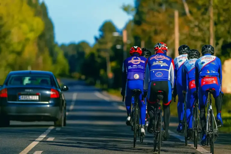 La multa de 200 euros que la Guardia Civil pone a los ciclistas que cometan esta infracción: en Canarias no dan tregua