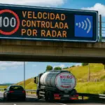 El radar que se pone las botas en Sevilla ‘caza’ a más de 100 conductores al día y está colocado en un tramo de 100 km/h