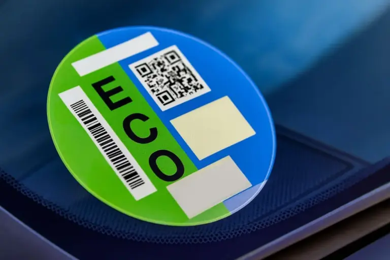 ZBE 2026: las ciudades que multan ya y los coches que no entran