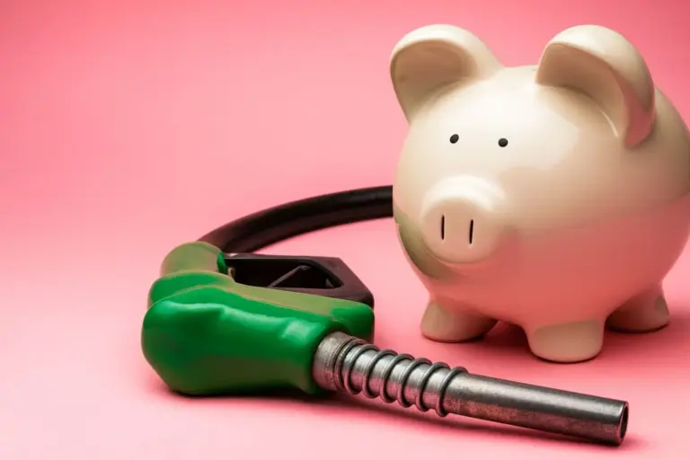 Cómo ahorrar combustible: 15 trucos que funcionan de verdad