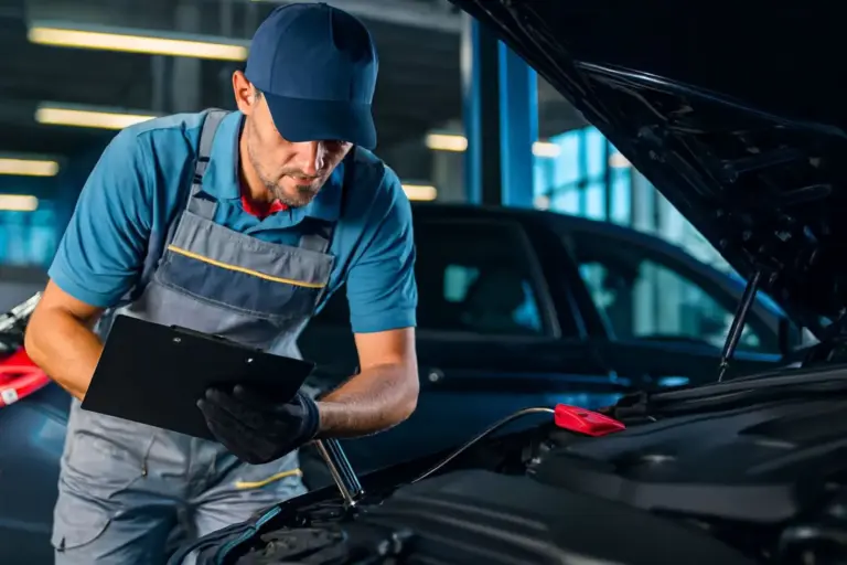 Cada cuántos kilómetros cambiar el aceite, filtros y correa de distribución: la tabla definitiva