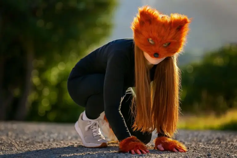 Estefanía (37), psicóloga: «Dime con qué therian te identificas y te diré el coche que deberías conducir»