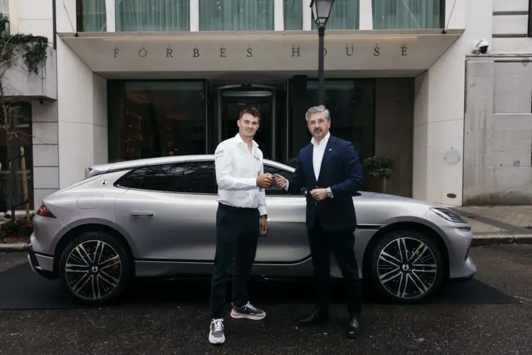 Denza coge el timón con Los Gallos Spain SailGP como nuevo vehículo oficial del equipo