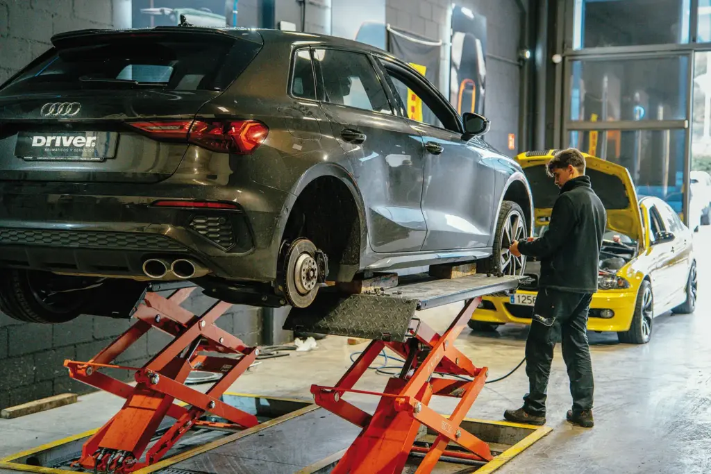 DRIVER CENTER 5 Motor16