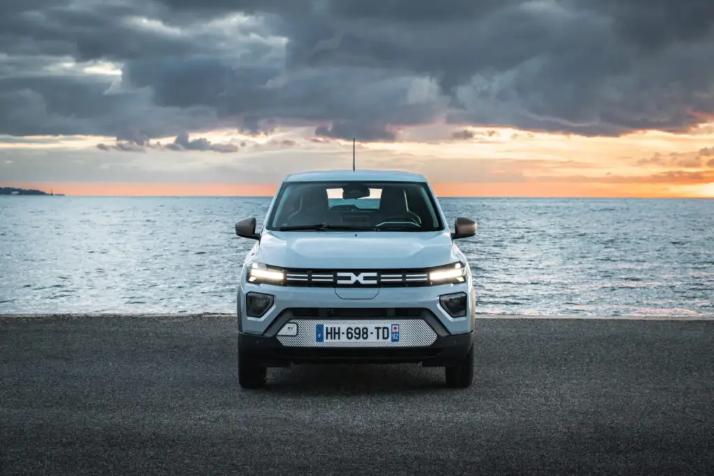 Dacia Spring 100 cv 19 Motor16