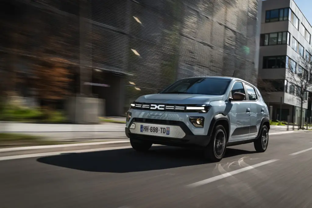 Primera prueba del Dacia Spring 2026: 100 CV que cambian por completo al benjamín rumano