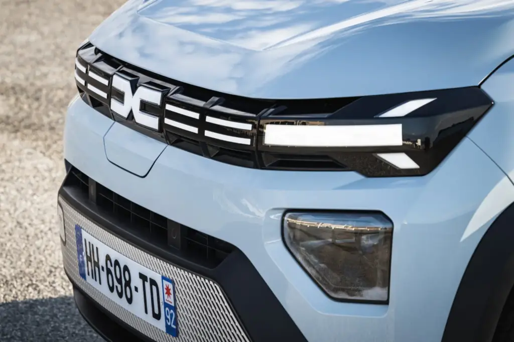 Dacia Spring 100 cv 22 Motor16