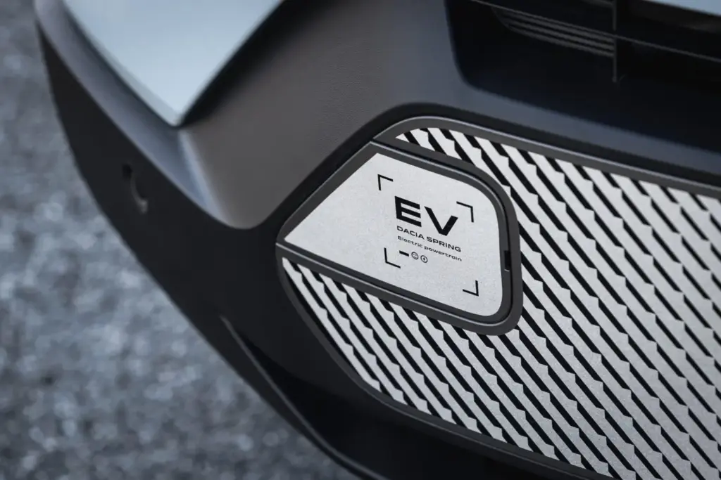 Dacia Spring 100 cv 28 Motor16