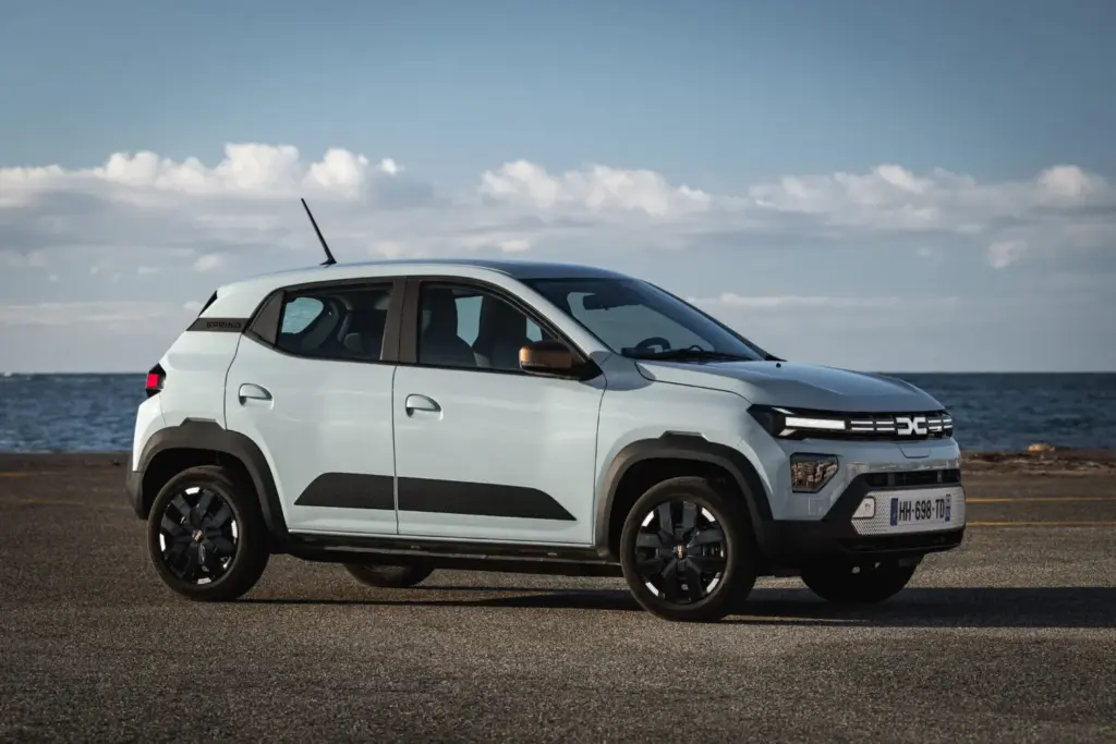 Dacia Spring 100 cv 29 Motor16