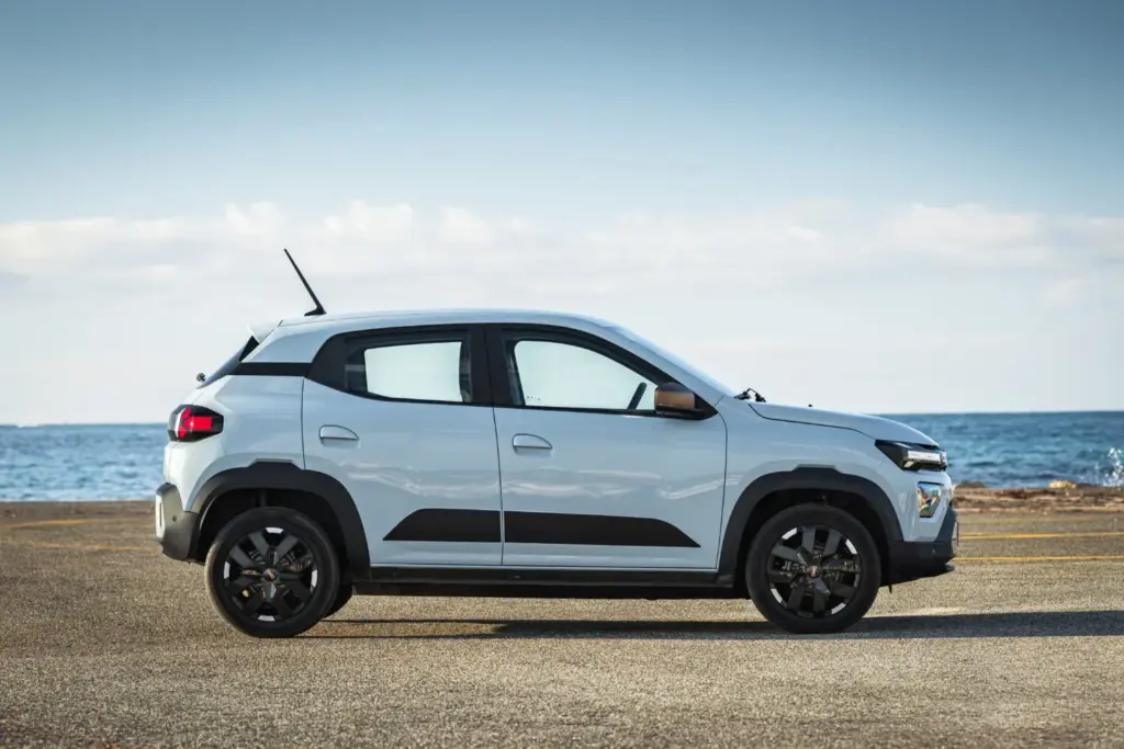 Dacia Spring 100 cv 30 Motor16