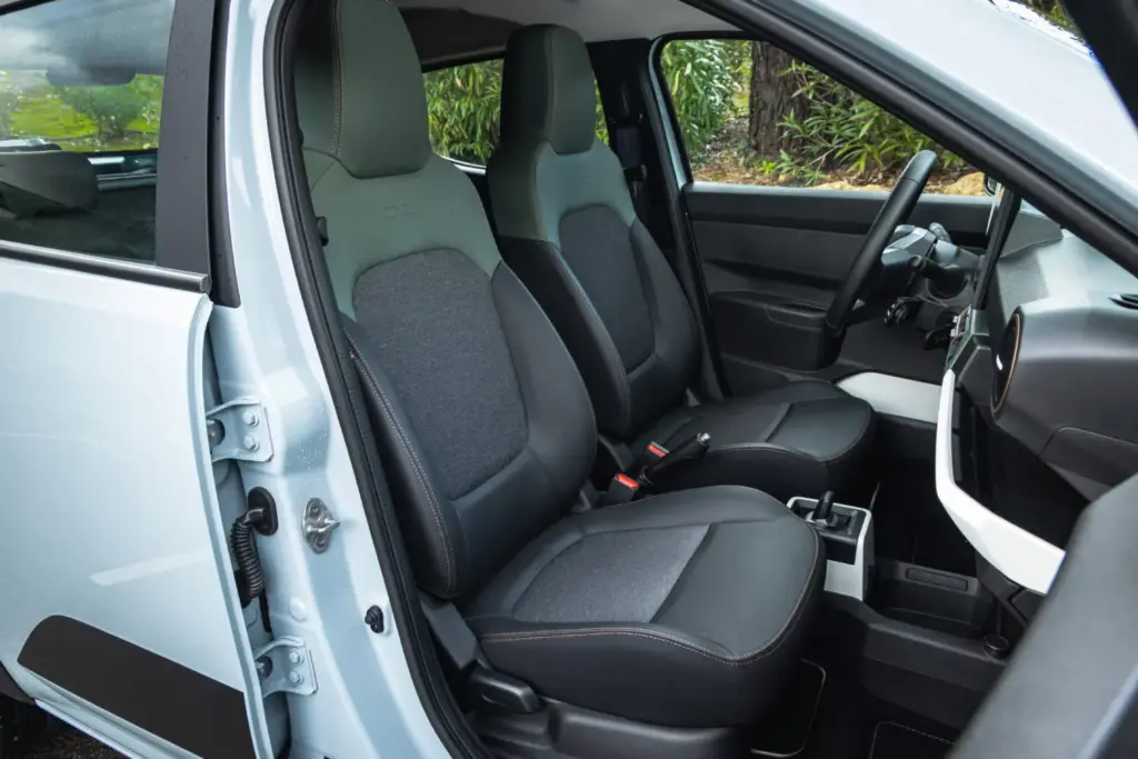 Dacia Spring 100 cv 46 Motor16