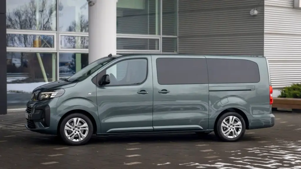 El Opel Zafira incorpora un nuevo motor 2.2 diesel 2 Motor16