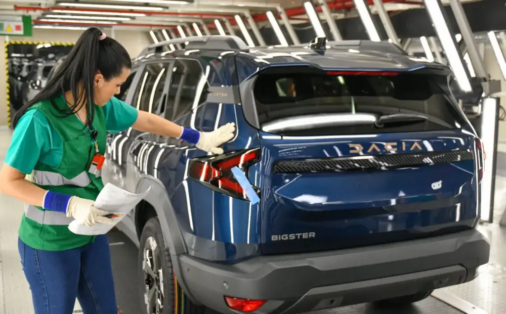 FABRICA DACIA MOVIENI 2 Motor16