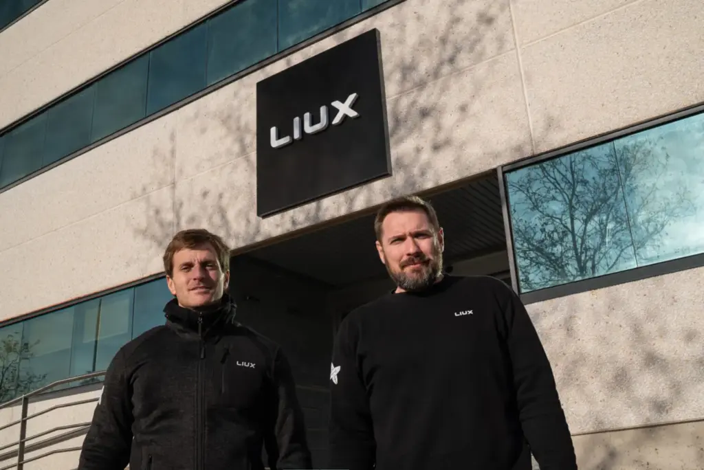 FABRICA LIUX CASTILLA LA MANCHA 1 Motor16