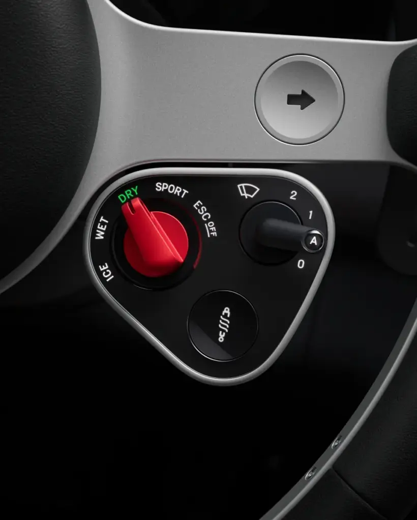 FERRARI LUCE SATELLITE R HERO sRGB 6K 72DPI 4X5 Motor16