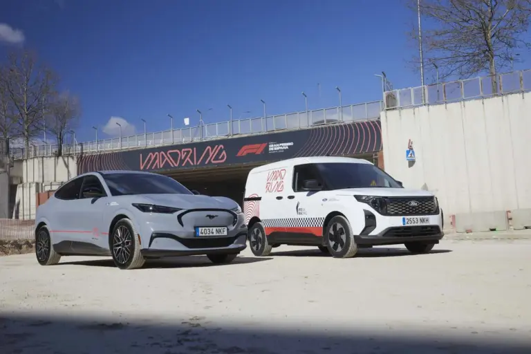 Carlos Sainz prueba el circuito F1 Madrid con un Ford Mustang GTD: ‘no es un circuito fácil de conducir’
