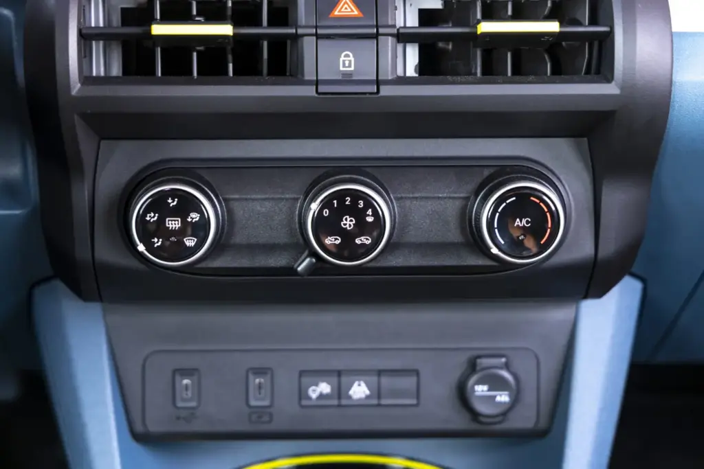 Fiat Grande Panda Electrico 12 Motor16