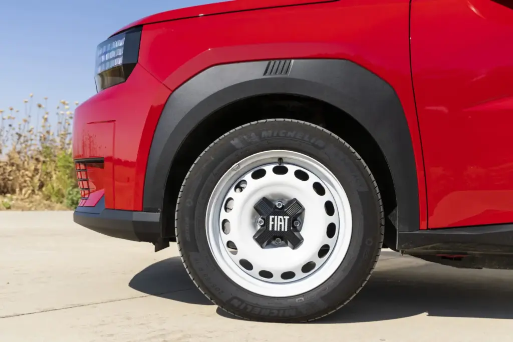 Fiat Grande Panda Electrico 34 Motor16