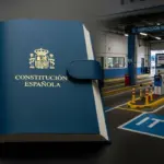 Una de las multas más habituales relacionadas con la ITV vulnera el principio de tipicidad recogido en el artículo 25.1 de la Constitución Española: te libras de 200 euros de sanción