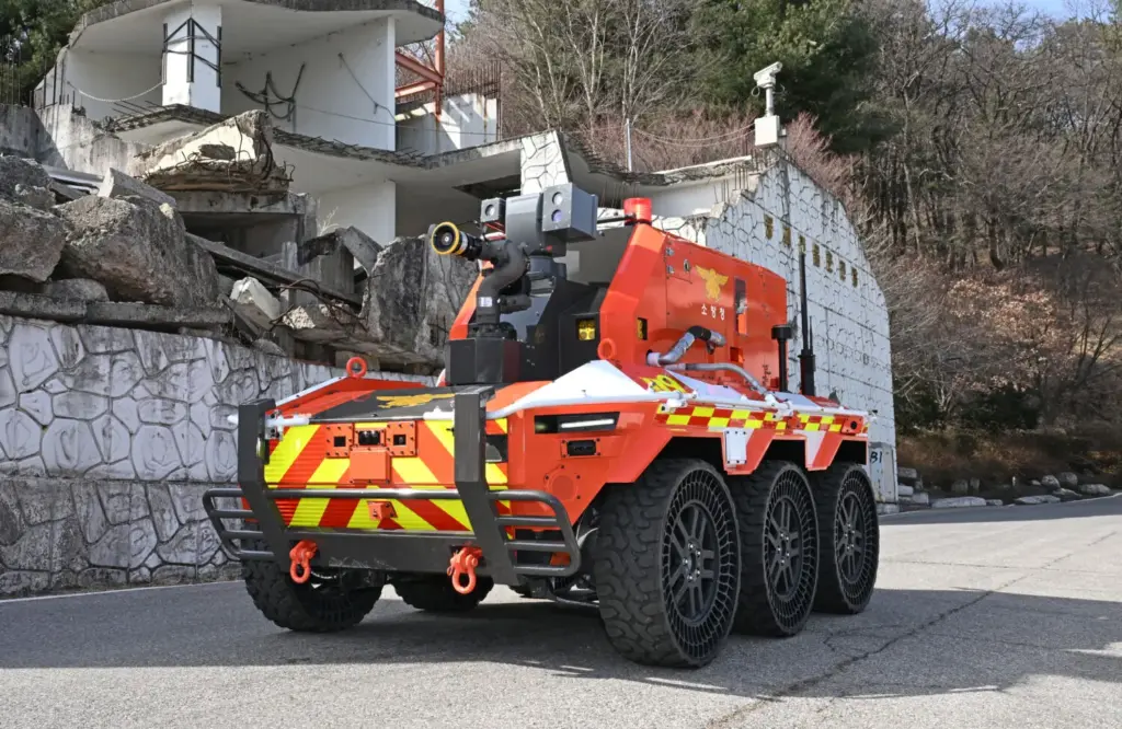 Hyundai vehiculo de bomberos no tripulado 15 Motor16