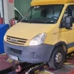 Darío (33), técnico de ITV: ‘Si conduces una furgoneta tienes el 60% de probabilidad de no pasar la ITV a la primera por dos motivos clave’