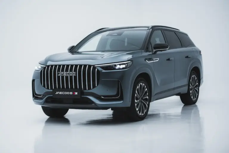 Jaecoo ya tiene buque insignia: llega el 8 SHS, híbrido enchufable con 134 kilómetros de autonomía