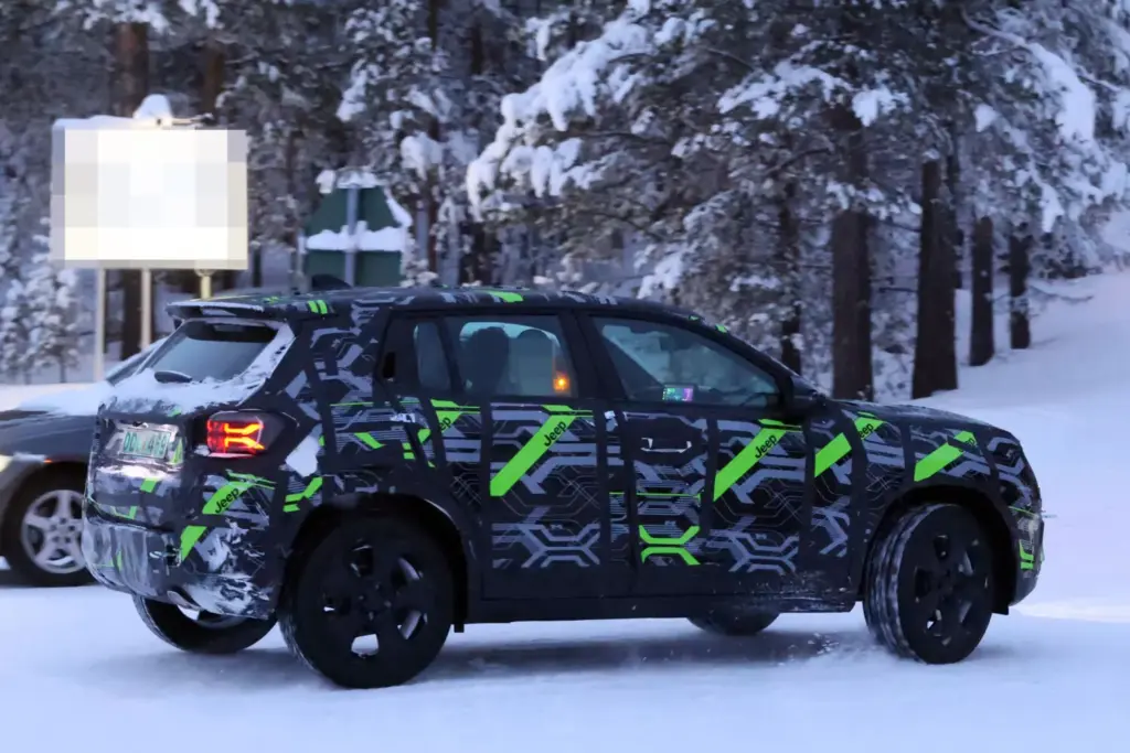 Jeep Avenger 2026 restyling 7 Motor16