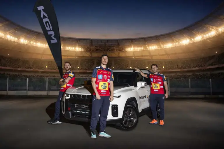 KGM refuerza su compromiso con el deporte como vehículo oficial del balonmano español