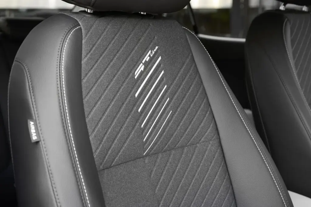 Kia Stonic 76 Motor16