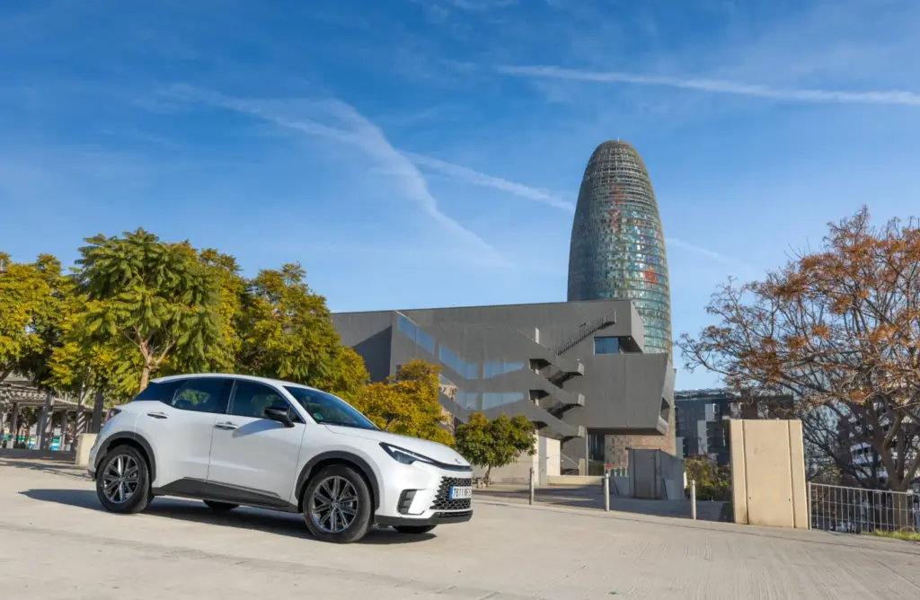 LEXUS LBX ARQUITECTURA BARCELONA 12 Motor16