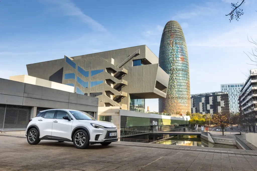 LEXUS LBX ARQUITECTURA BARCELONA 13 Motor16