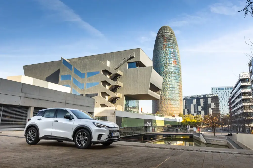 LEXUS LBX ARQUITECTURA BARCELONA 14 Motor16