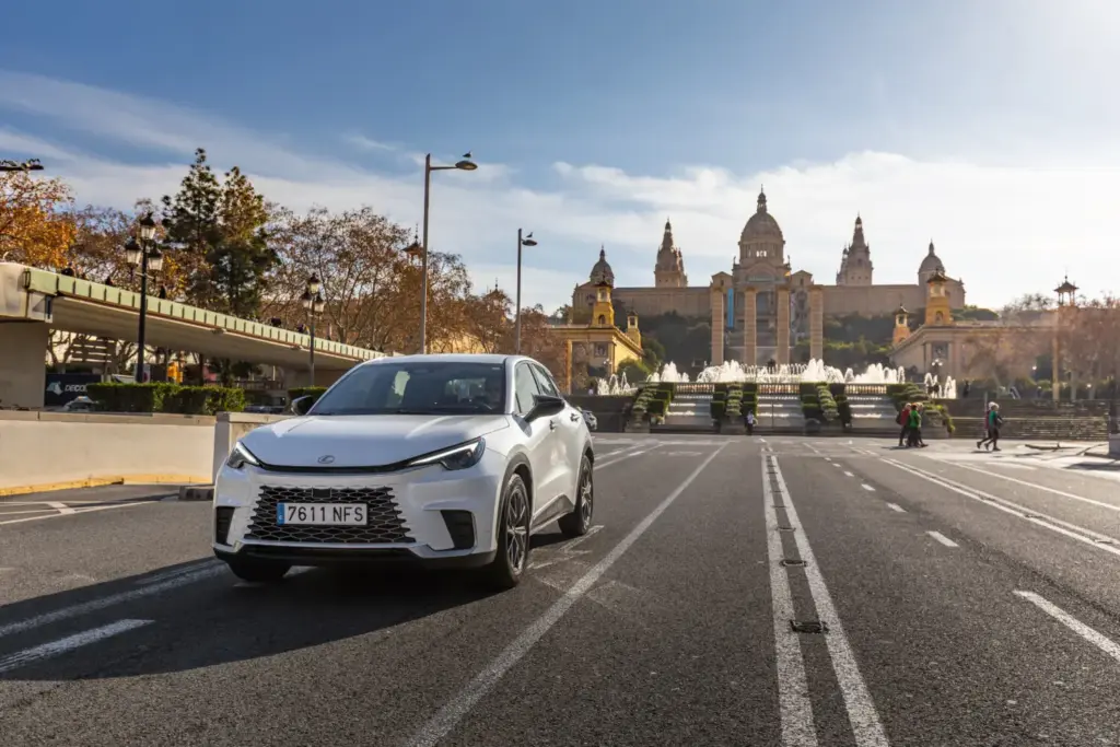 LEXUS LBX ARQUITECTURA BARCELONA 15 Motor16