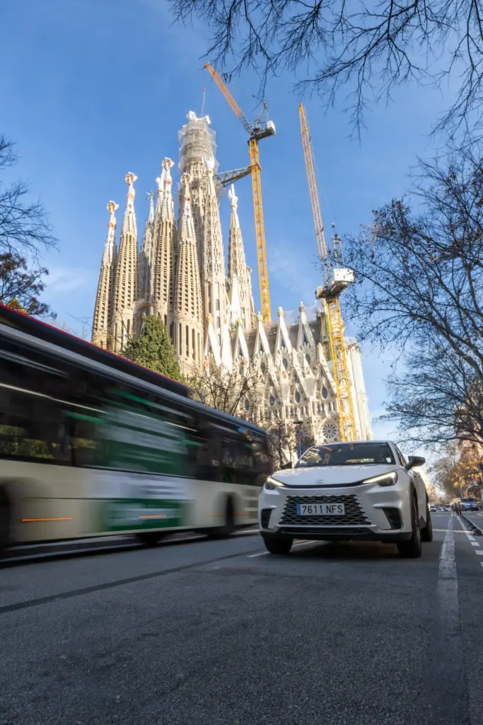 LEXUS LBX ARQUITECTURA BARCELONA 22 Motor16