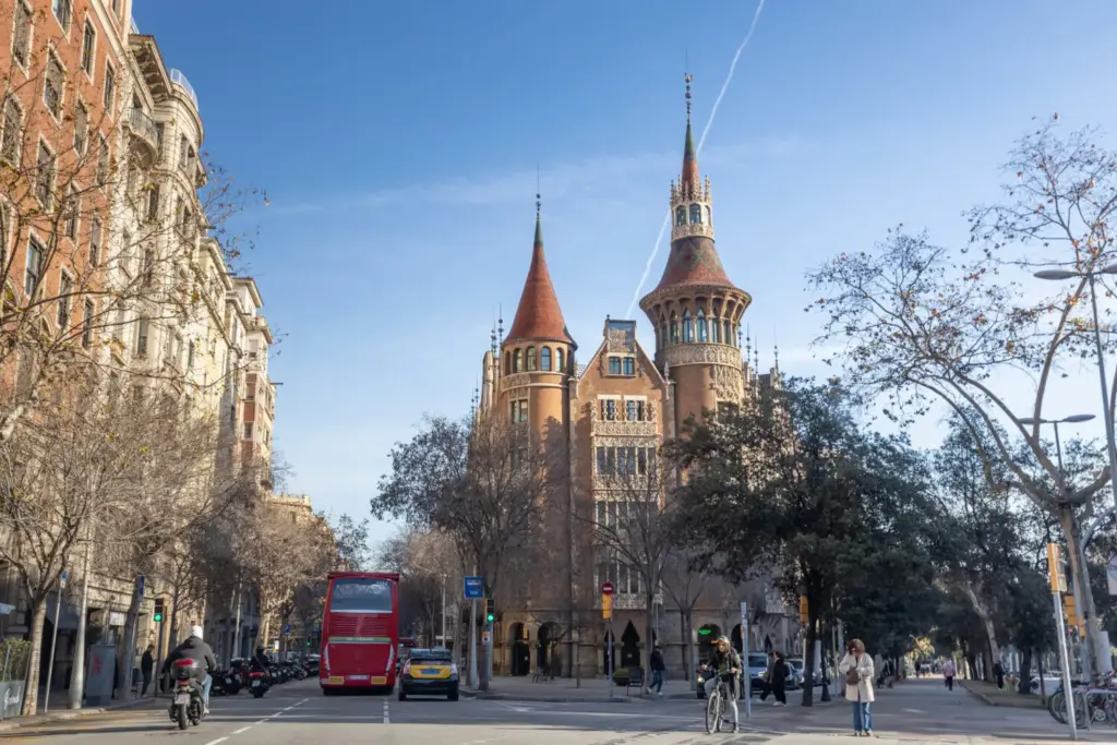 LEXUS LBX ARQUITECTURA BARCELONA 4 Motor16