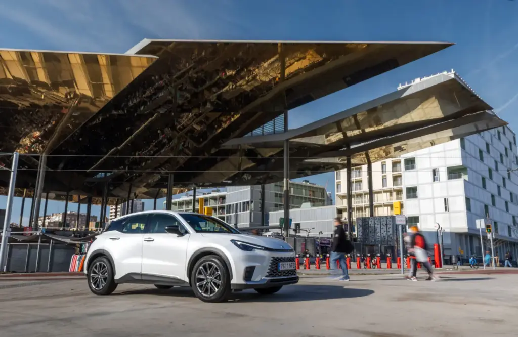 LEXUS LBX ARQUITECTURA BARCELONA 9 Motor16