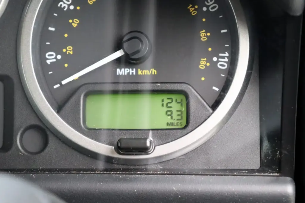 Land Rover Defender 2015 2 Motor16