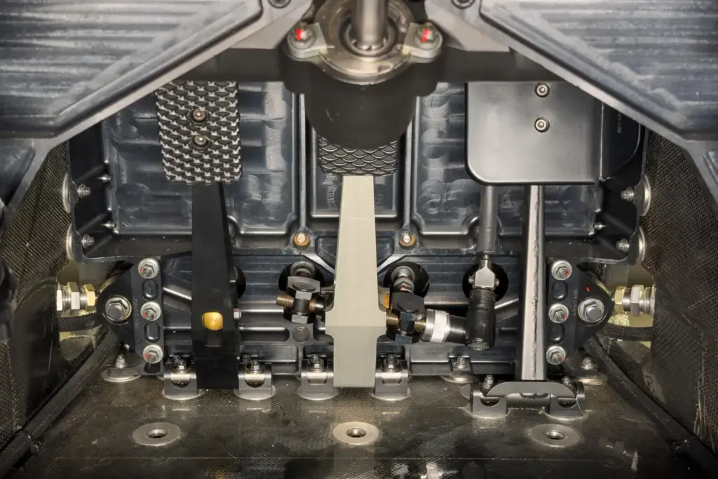 El Lotus 98T de Ayrton Senna busca un nuevo dueño de cartera saneada 20 Motor16 Lotus 98T ayrton senna 1986 formula 1 john player special 16 Motor16