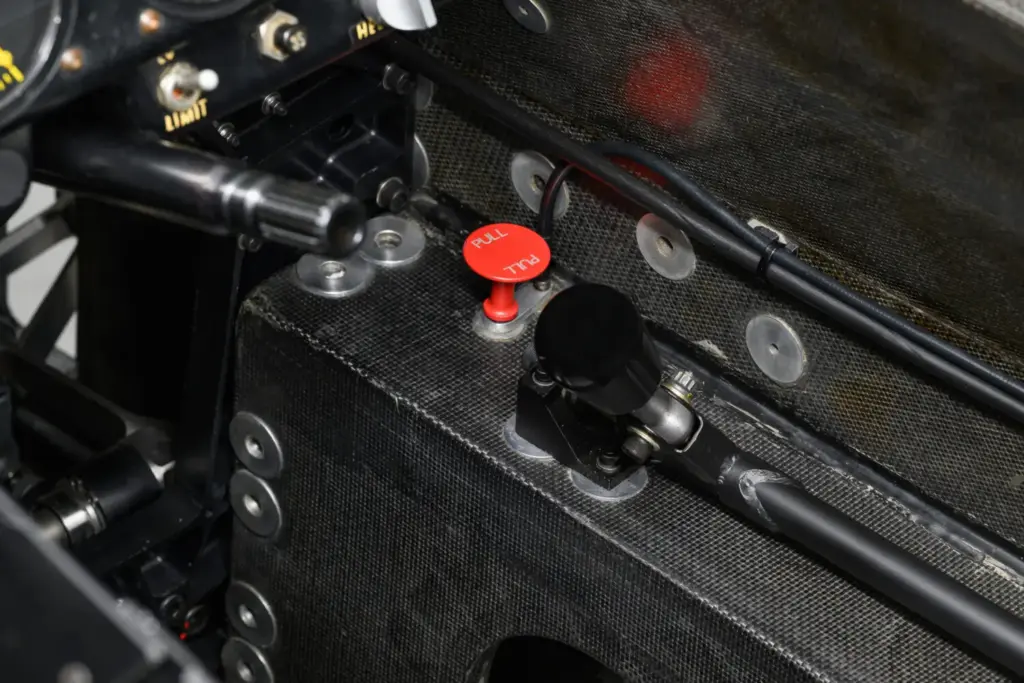 El Lotus 98T de Ayrton Senna busca un nuevo dueño de cartera saneada 19 Motor16 Lotus 98T ayrton senna 1986 formula 1 john player special 17 Motor16