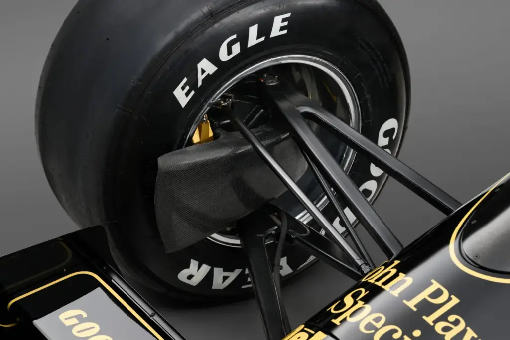 El Lotus 98T de Ayrton Senna busca un nuevo dueño de cartera saneada 9 Motor16 Lotus 98T ayrton senna 1986 formula 1 john player special 29 Motor16